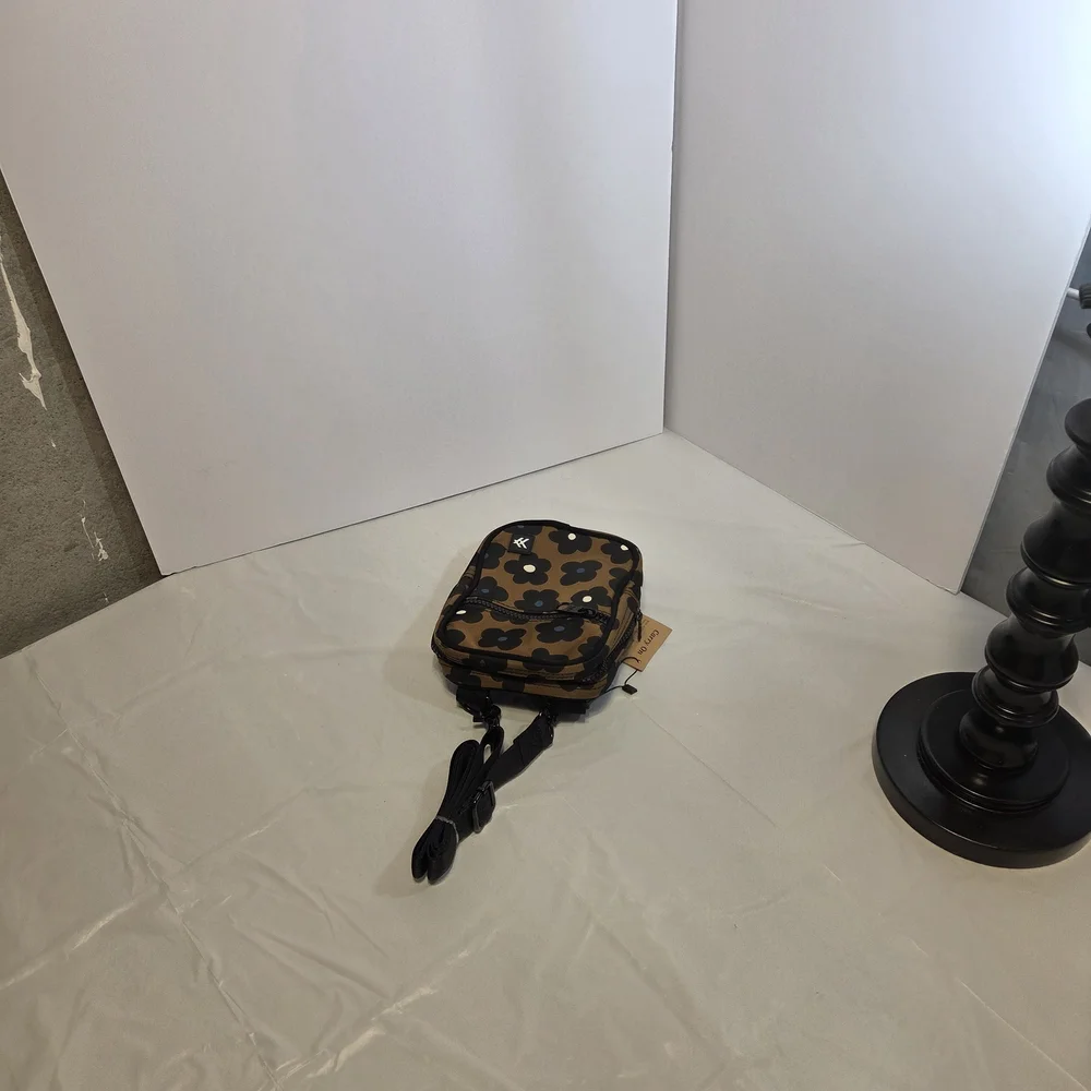 Trendy Brown Crossbody Bag with Floral Design - Picture 4 of 5